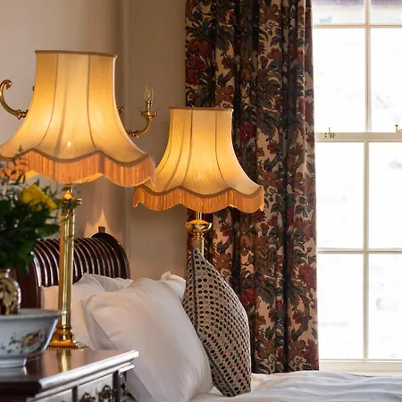 8 Bedroomed House Steeped In History