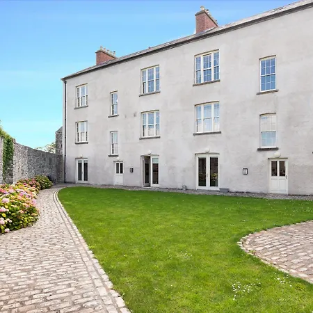 8 Bedroomed House Steeped In History Clarecastle