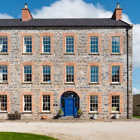 Holiday home 8 Bedroomed House Steeped In History Clarecastle